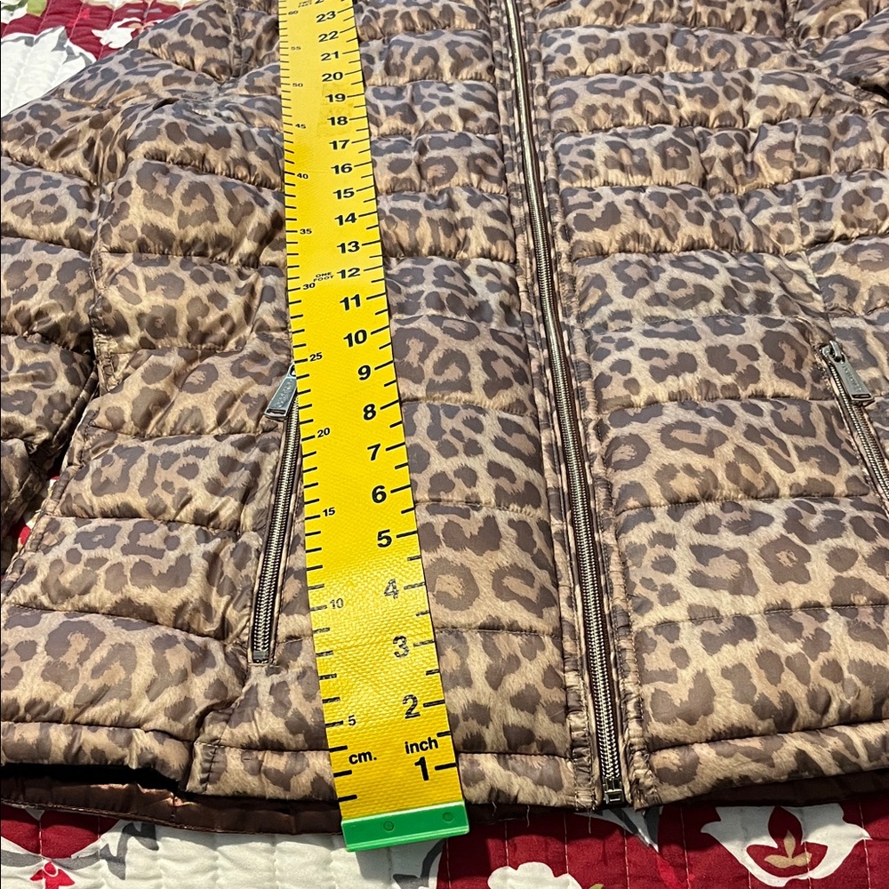 Calvin Klein Leopard Print Puffer Jacket - Picture 2 of 12
